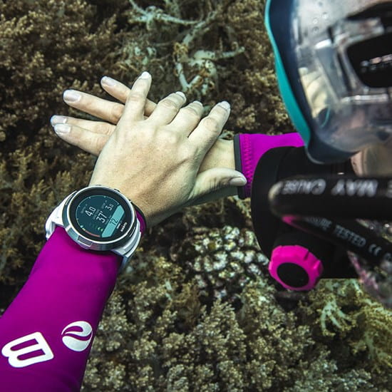 suunto-d5-white-on-wrist-03 Suunto D5 Tauchcomputer