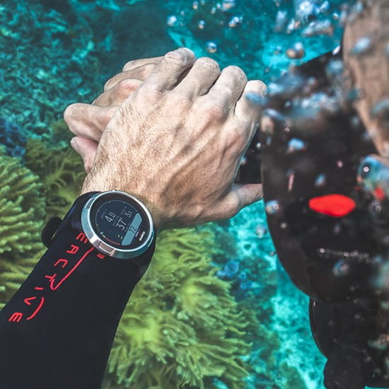 suunto-d5-black-on-wrist-02 Suunto D5 Tauchcomputer