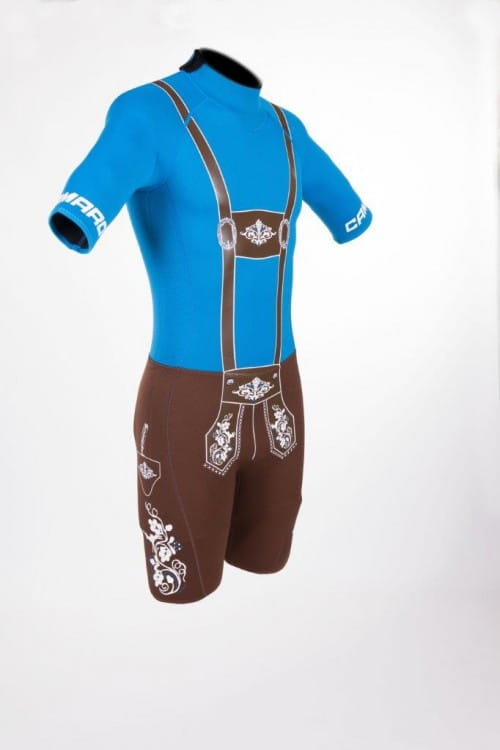 IMG_1208-3_5_lokSRFbaRSUcGoz Camaro Lederhosenshorty / Trachenshorty Wassersportanzug Seitenansicht
